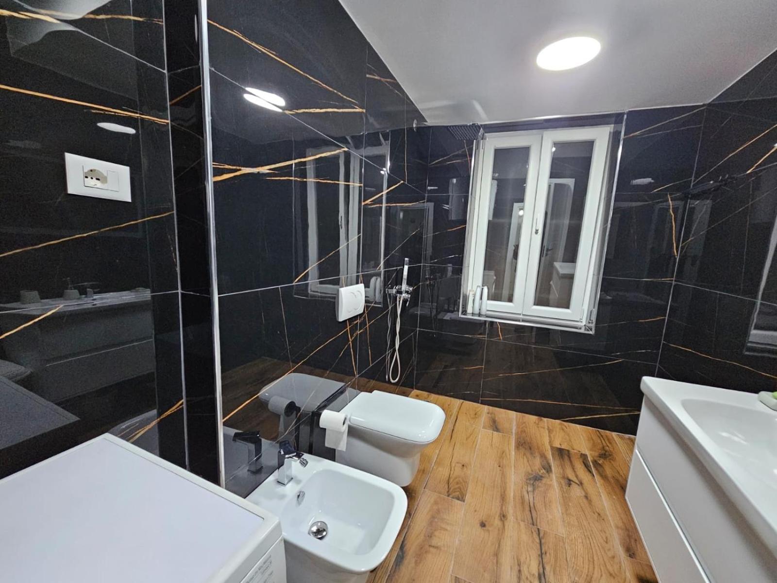 Elois Luxury Apartment ติรานา ภายนอก รูปภาพ